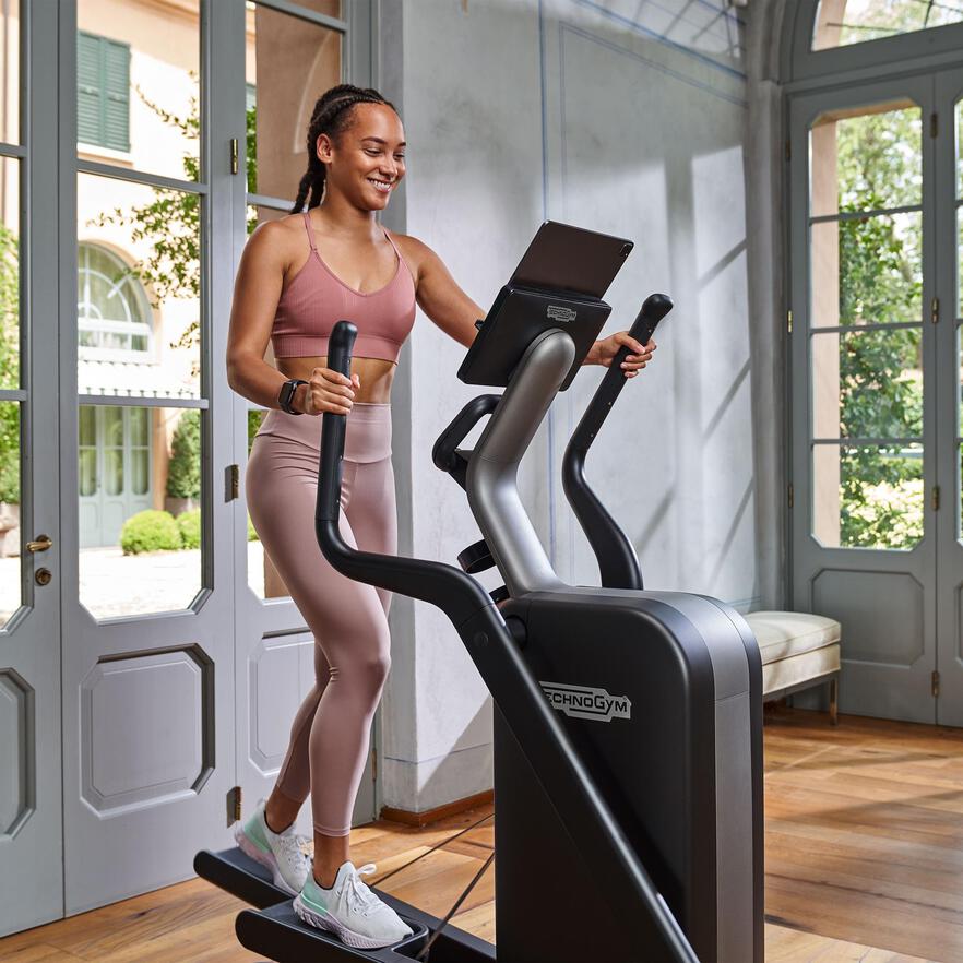 Technogym-Fitnessstudio-Ellipsentrainer