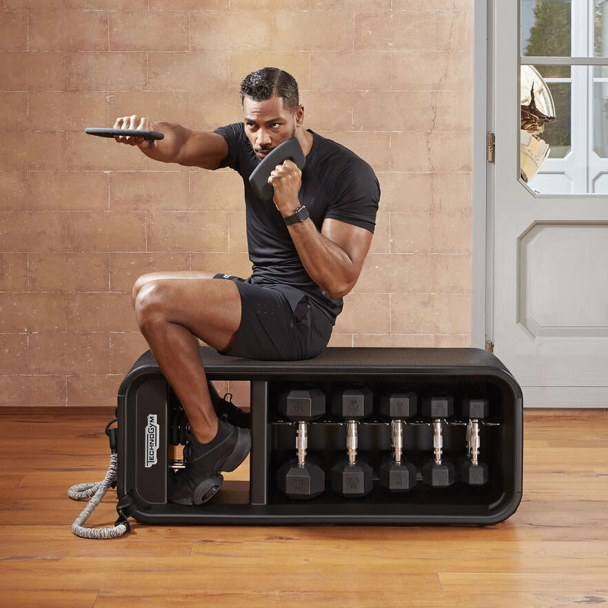 Technogym Spezial-Kombi: Ellipsentrainer + Fitnessbank