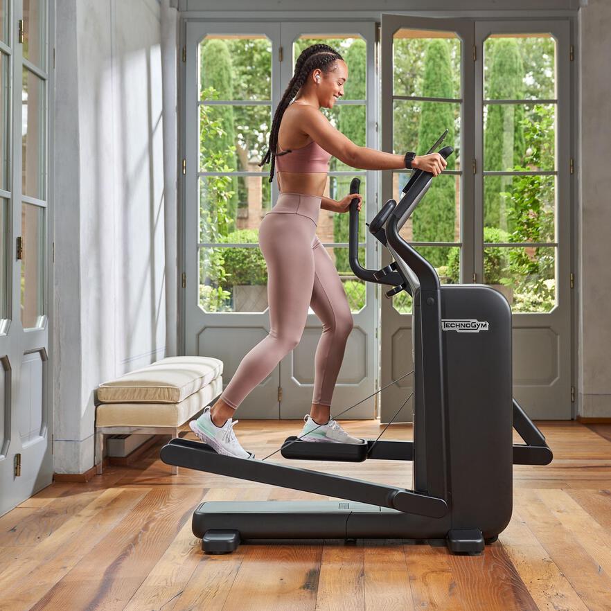 Technogym-Fitnessstudio-Ellipsentrainer